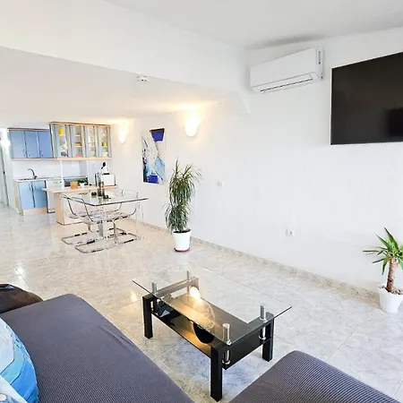 Duplex Con Vistas Al Mar,cerca De Playa Y Puerto