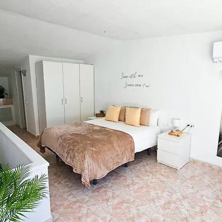 Dúplex con vistas al mar,cerca de playa y puerto *